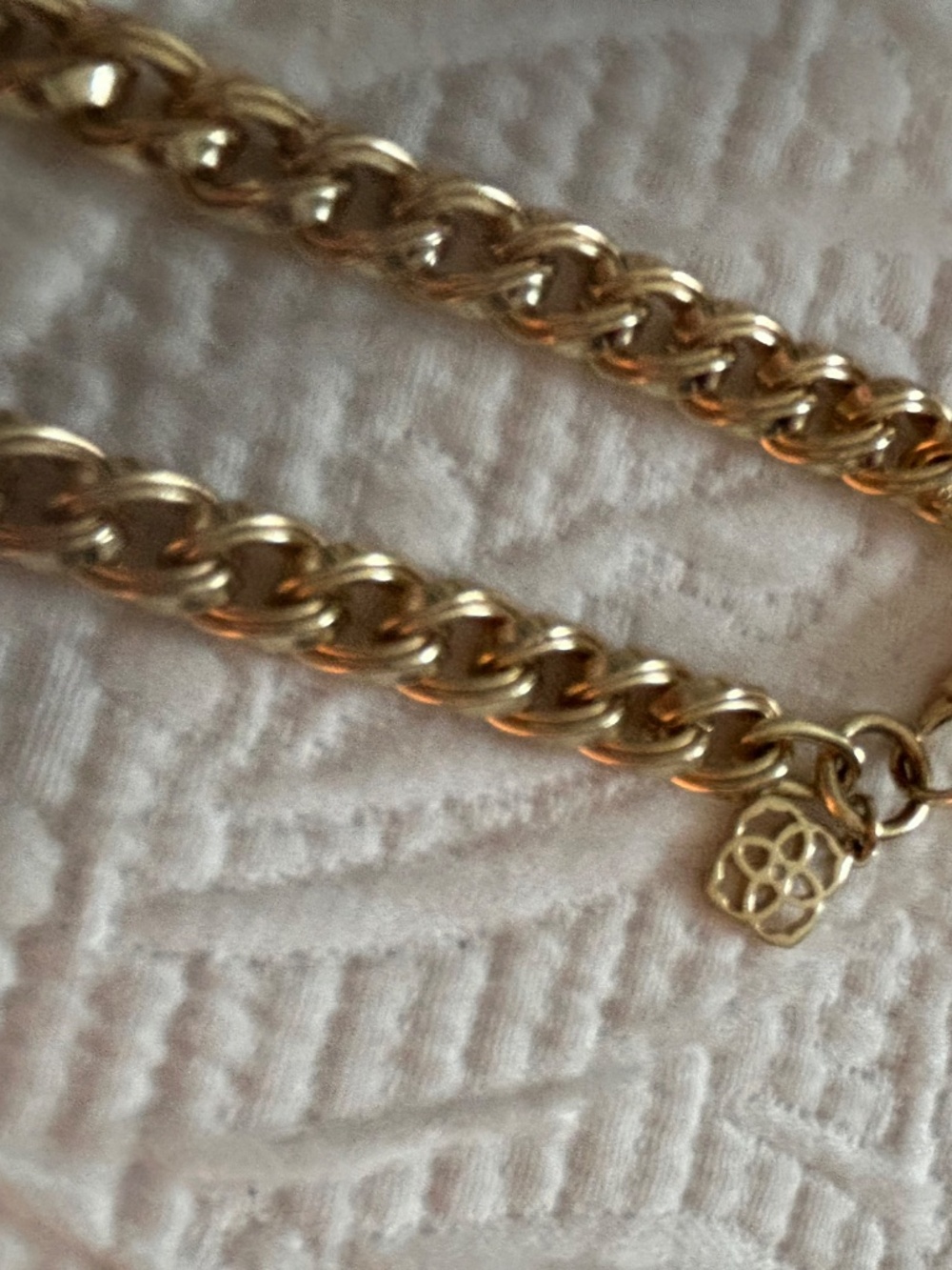 Kendra Scott Cuban Curb Chunky Chain Necklace Gold Tone - Picture 2 of 3